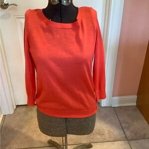 Loose-Fitting Sweater